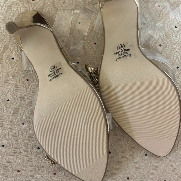 New clear heels with beautiful colored stones. - Picture 4 of 4